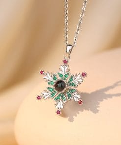 New Christmas Snowflake Necklace With Projection Design For Couples Christmas Gift Women's Clavicle Chain Jewelry 15 d66676db 4129 4a92 a48d 96a6aa2a5fbe